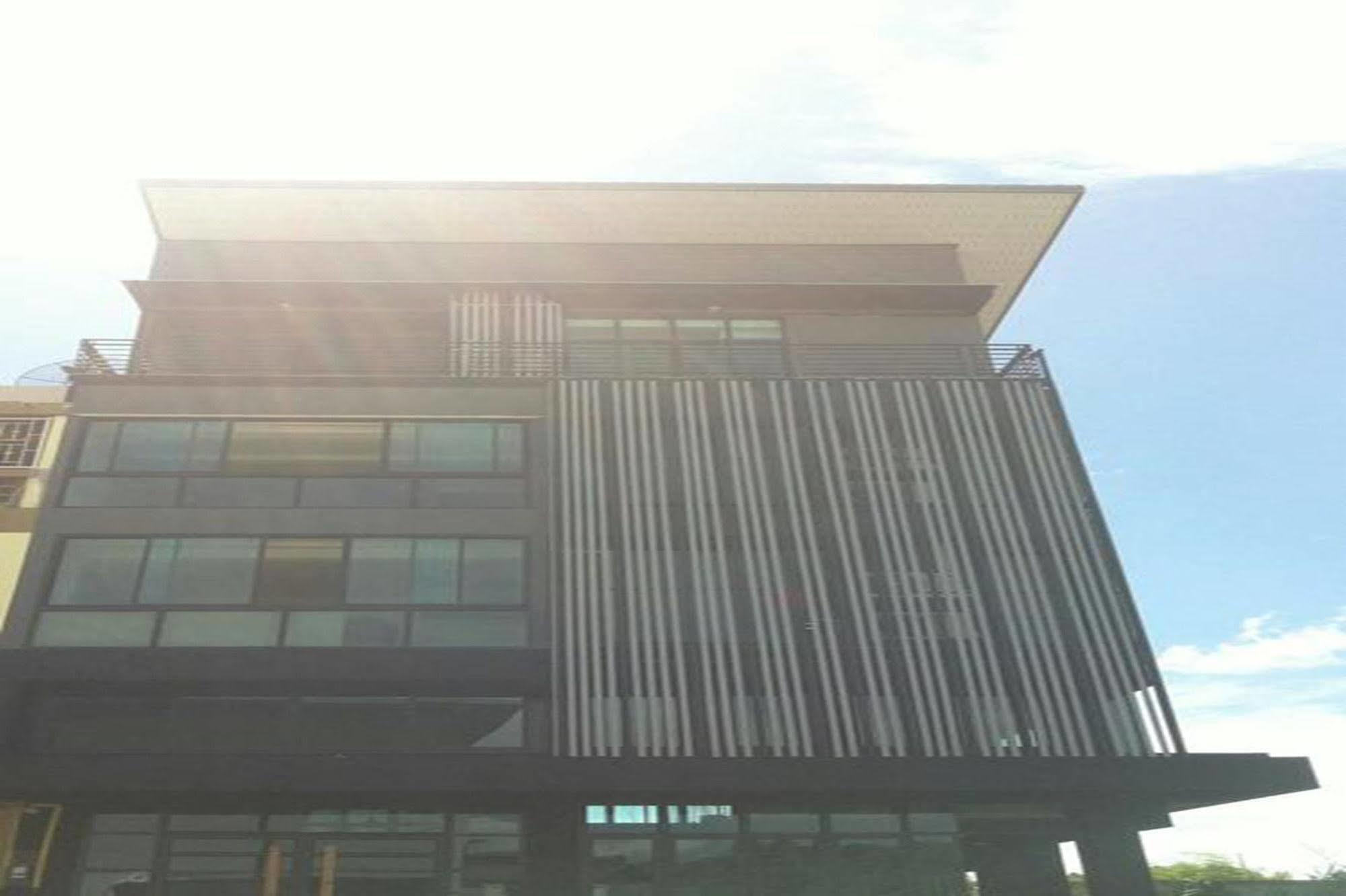 The Logbook Room And Cafe' Chonburi Extérieur photo