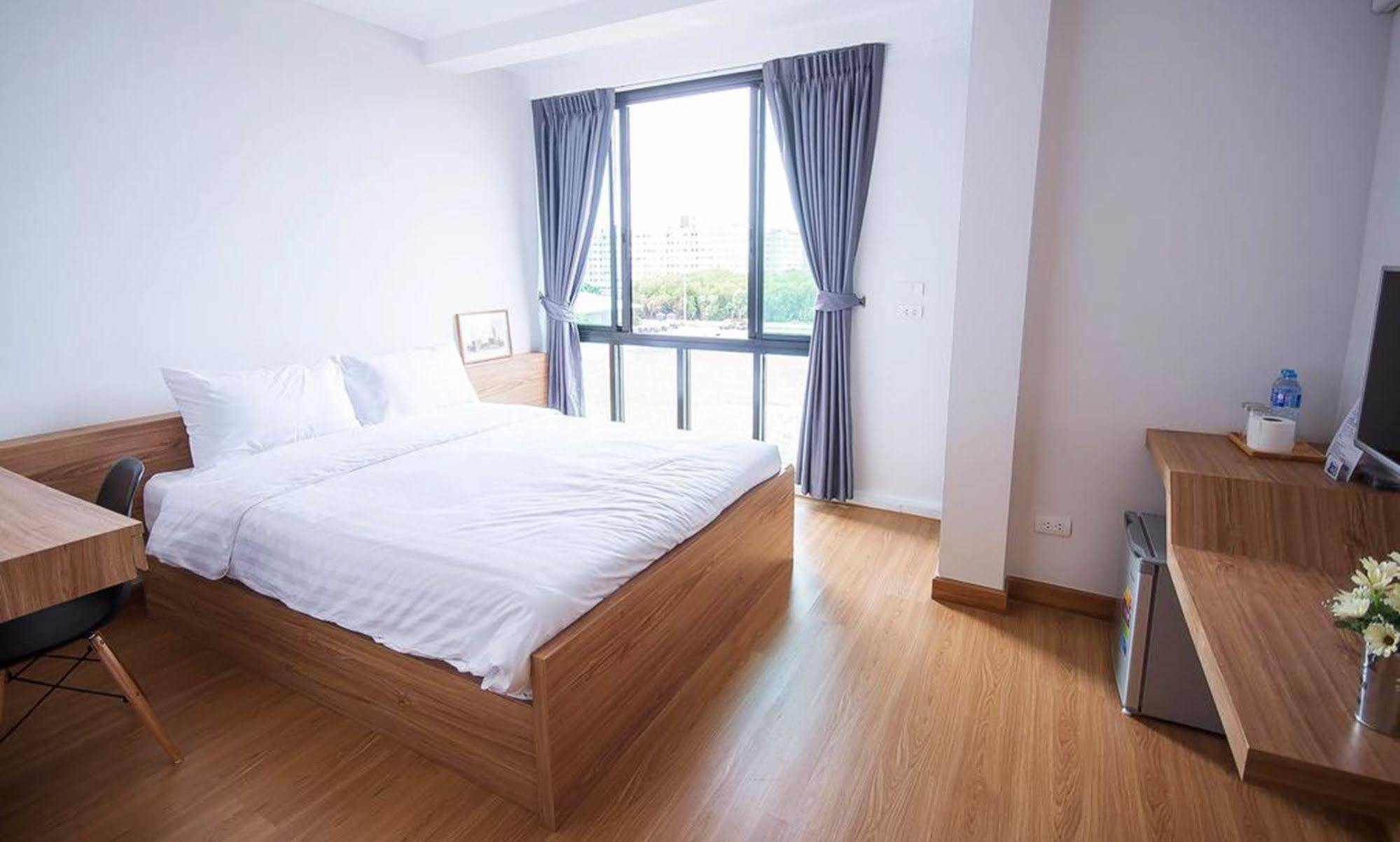 The Logbook Room And Cafe' Chonburi Extérieur photo
